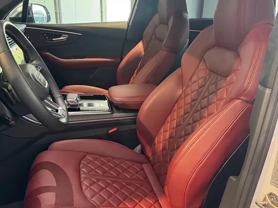 Audi SQ7 2024 4.0 TFSI 2024 — миниатюра 3