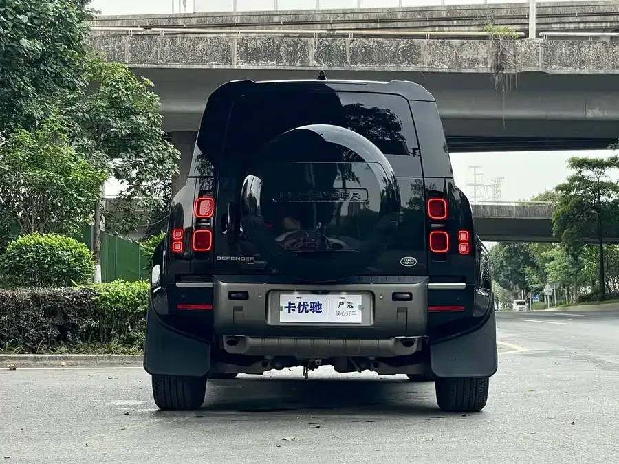 Land Rover guard Land Rover Defender 2023 facelift 110 3.0T P400 X-DYNAMIC HSE 2023 — миниатюра 2