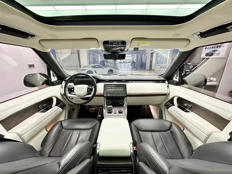 Land Rover Range Rover Range Rover 2023 3.0 L6 400PS Seven-seat Extended Edition 2023 — миниатюра 3