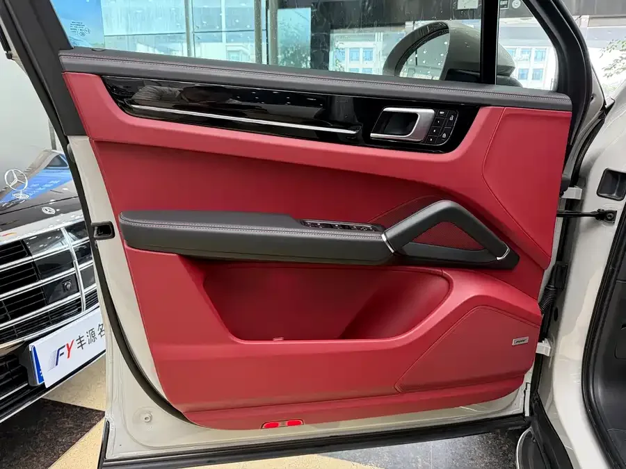Porsche Cayenne Cayenne 2022 Cayenne S 2.9T Platinum Edition 2022 — миниатюра 2
