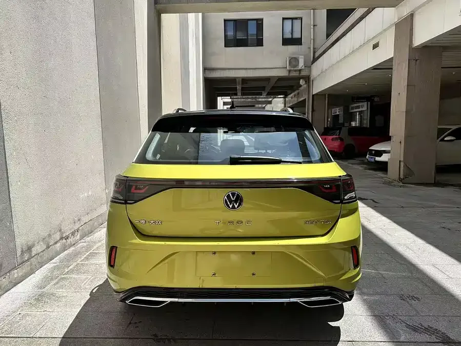 Volkswagen T-Roc T-ROC 2023 300TSI DSG 2WD Starlight Edition 2023 — миниатюра 2