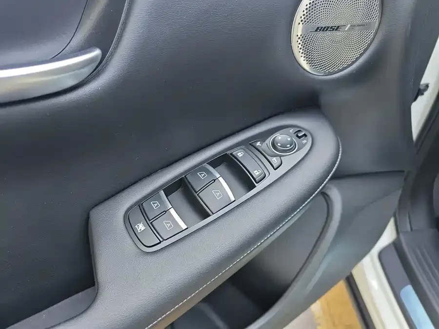 Infiniti QX50 2024 2.0T four-wheel drive luxury version 2024 — миниатюра 5