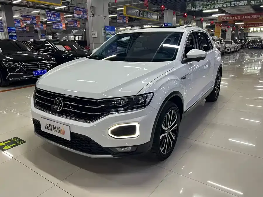 Volkswagen T-ROC T-ROC 2021 280TSI DSG 2WD Comfort Smart Edition 2022 — фото 1, купить с доставкой в Москву