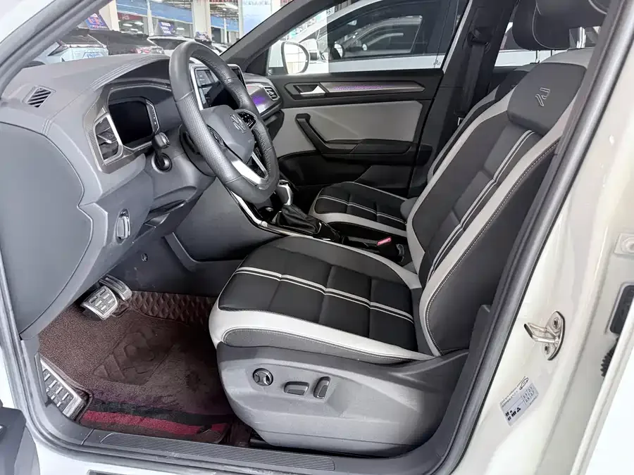 Volkswagen T-ROC T-ROC 2023 300TSI DSG 2WD Chenguang Edition 2023 — миниатюра 4