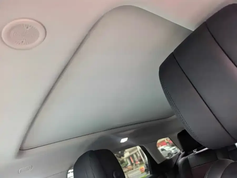 Land Rover Range Rover Aurora 2024 Range Rover Evoque L SE Yuguang Honor Edition 2024 — миниатюра 4