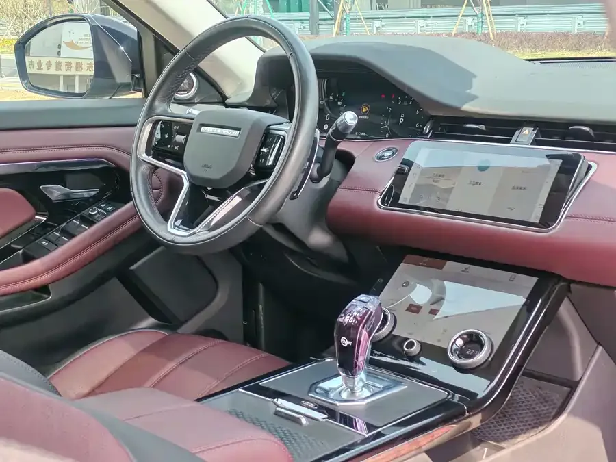 Land Rover Range Rover Aurora Range Rover Evoque 2021 Evoque L 249PS R-Dynamic First edition 2022 — миниатюра 4