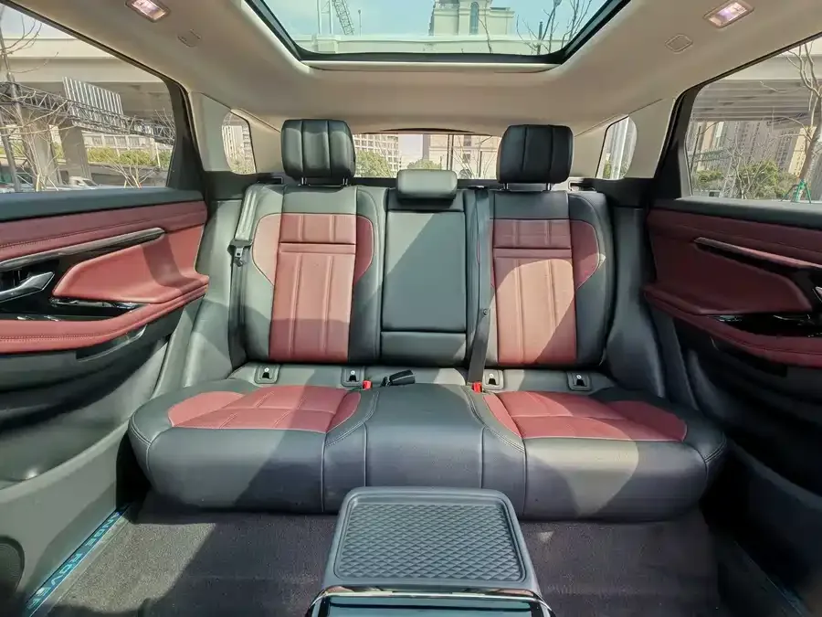 Land Rover Range Rover Aurora Range Rover Evoque 2021 Evoque L 249PS R-Dynamic First edition 2022 — миниатюра 5