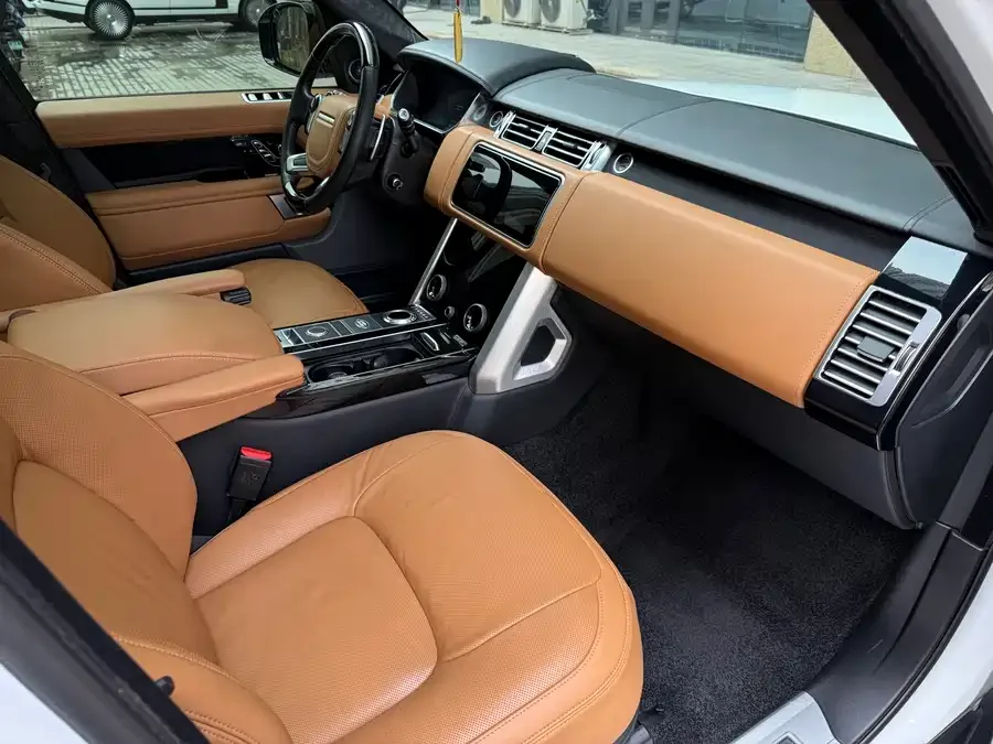 Land Rover Range Rover Range Rover 2022 3.0 L6 400PS Honor Creation Extended Edition 2022 — миниатюра 3