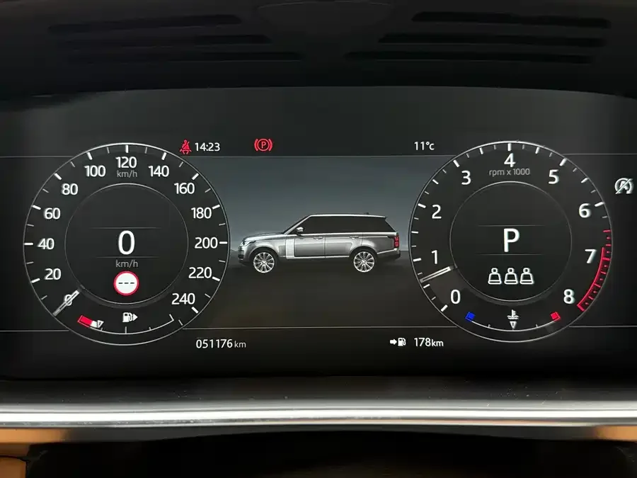 Land Rover Range Rover Range Rover 2022 3.0 L6 400PS Honor Creation Extended Edition 2022 — миниатюра 4