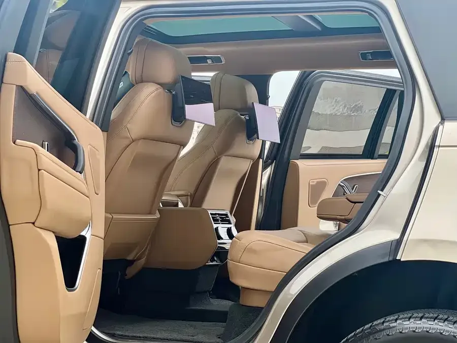 Land Rover Range Rover Range Rover 2023 3.0 L6 400PS Genesis Extended Edition 2023 — миниатюра 2