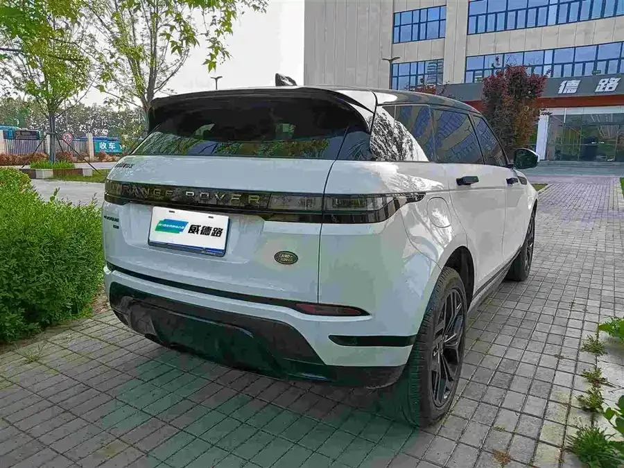 Land Rover Range Rover Aurora Range Rover Aurora 2023 Aurora L 249PS Luxury Edition 2024 — миниатюра 2
