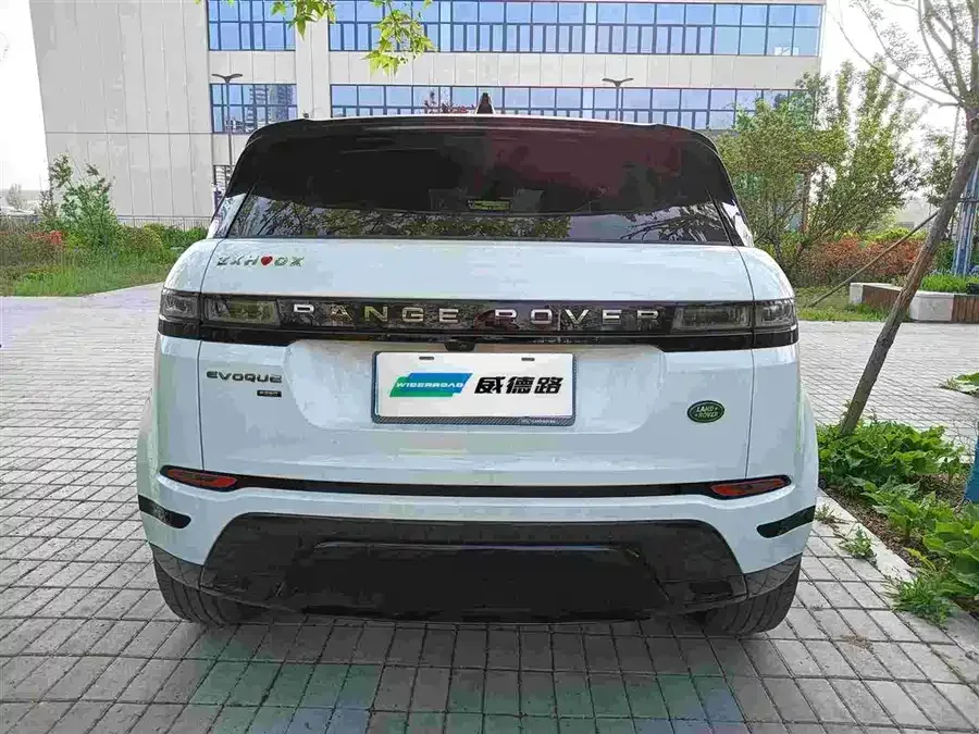 Land Rover Range Rover Aurora Range Rover Aurora 2023 Aurora L 249PS Luxury Edition 2024 — миниатюра 4