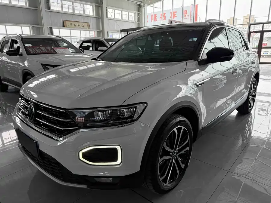 Volkswagen T-ROC T-ROC 2022 280TSI DSG 2WD Comfort PLUS 2023 — фото 1, купить с доставкой в Москву