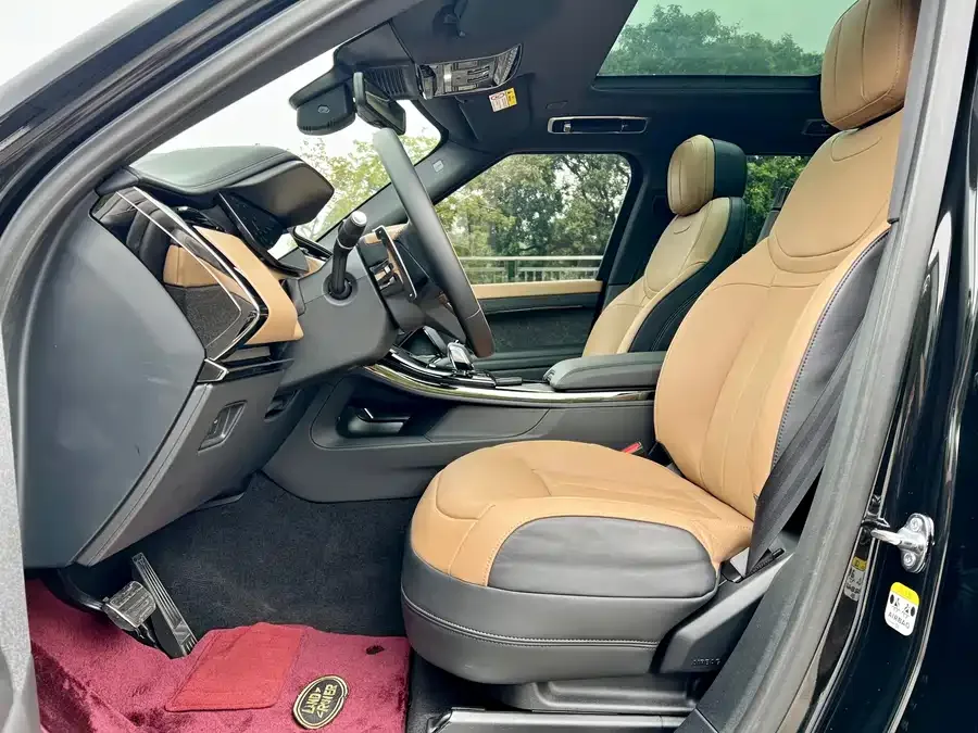 Land Rover Range Rover Sport Range Rover Sport 2024 400PS Classic Edition 2025 — миниатюра 3