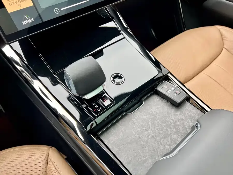 Land Rover Range Rover Sport Range Rover Sport 2024 400PS Classic Edition 2025 — миниатюра 5