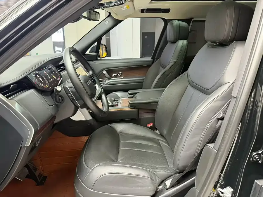 Land Rover Range Rover Range Rover 2023 3.0 L6 400PS Seven-seat Extended Edition 2024 — миниатюра 5