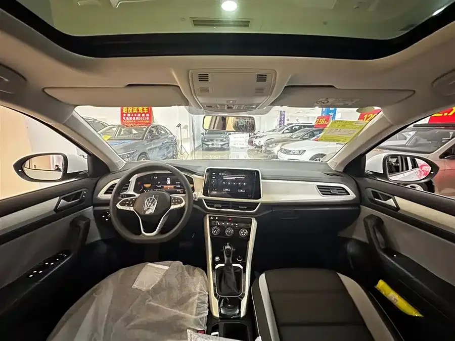 Volkswagen T-ROC 2025 T-ROC Facelift 280TSI DSG 2WD Time Edition 2026 — миниатюра 4
