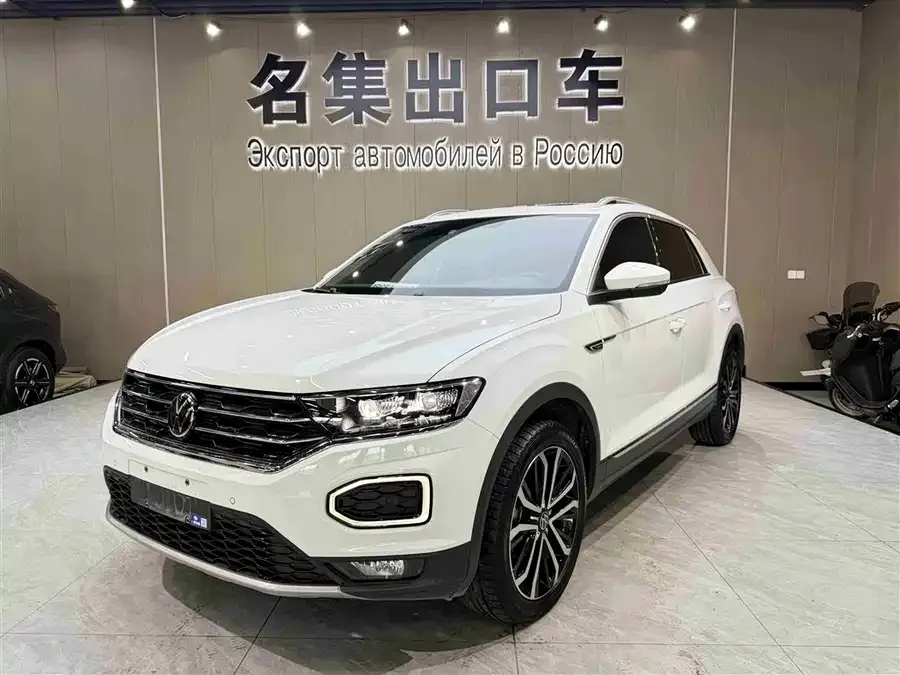 Volkswagen T-ROC T-ROC 2021 280TSI DSG four-wheel drive luxury smart connected version 2022 — фото 1, купить с доставкой в Москву