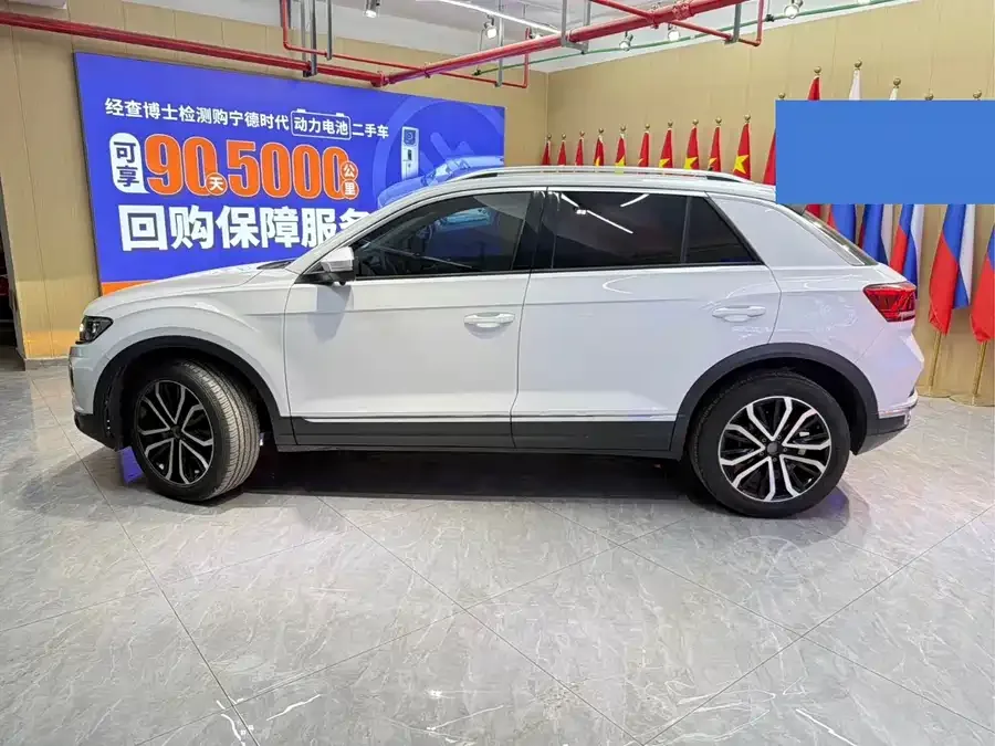 Volkswagen T-ROC T-ROC 2021 280TSI DSG two-wheel drive luxury intelligent connected version 2022 — миниатюра 4