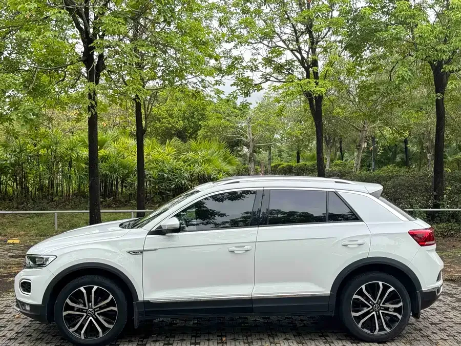 Volkswagen T-ROC T-ROC 2021 280TSI DSG four-wheel drive luxury smart connected version 2022 — миниатюра 3