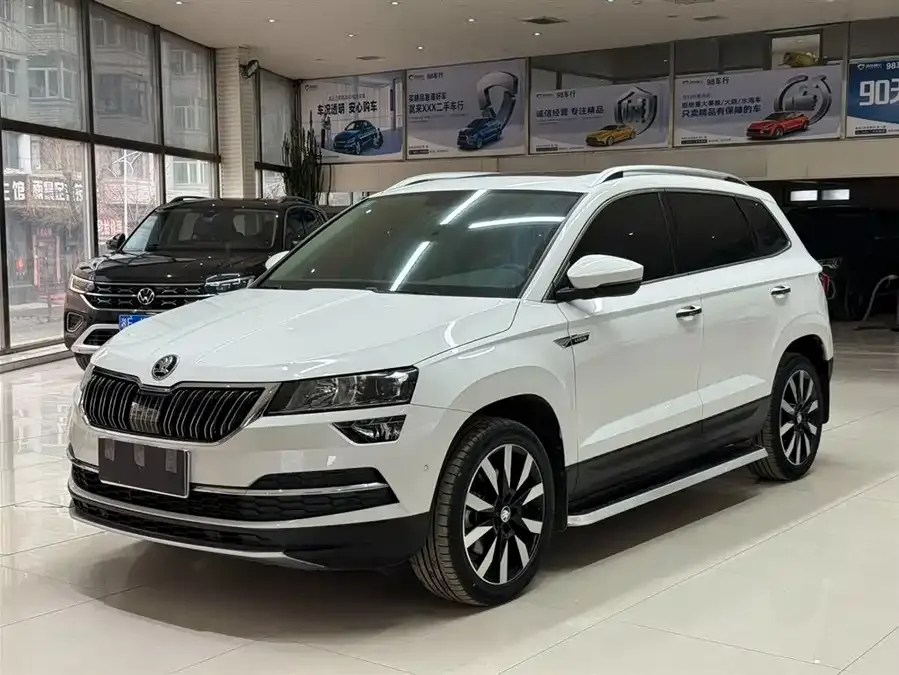 Skoda Karoq Korok 2021 TSI280 Deluxe Edition 2022 — фото 1, купить с доставкой в Москву