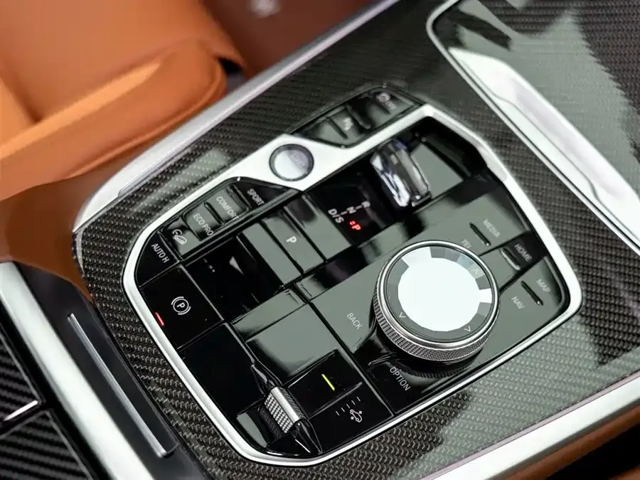 BMW X7 M60i 2024 xDrive M60i 2025 — миниатюра 5