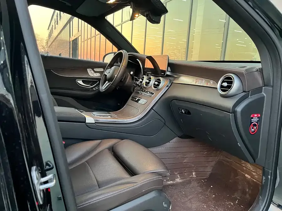 Mercedes-Benz GLC-Class Mercedes-Benz GLC 2022 GLC 300 L 4MATIC Dynamic Collector's Edition 2022 — миниатюра 4