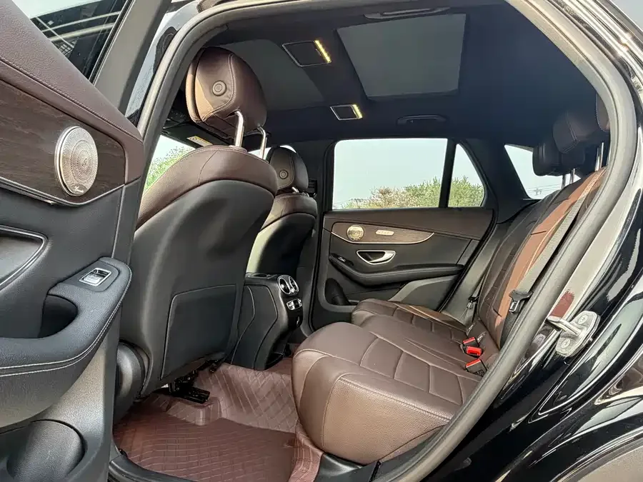 Mercedes-Benz GLC-Class Mercedes-Benz GLC 2022 GLC 260 L 4MATIC Luxury Edition 2022 — миниатюра 3