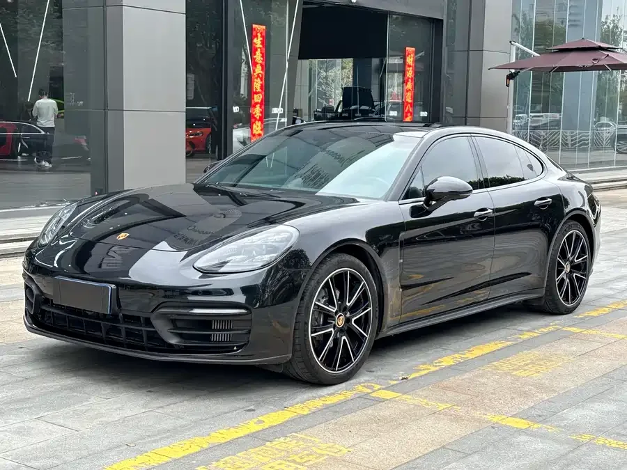 Porsche Panamera 2023
