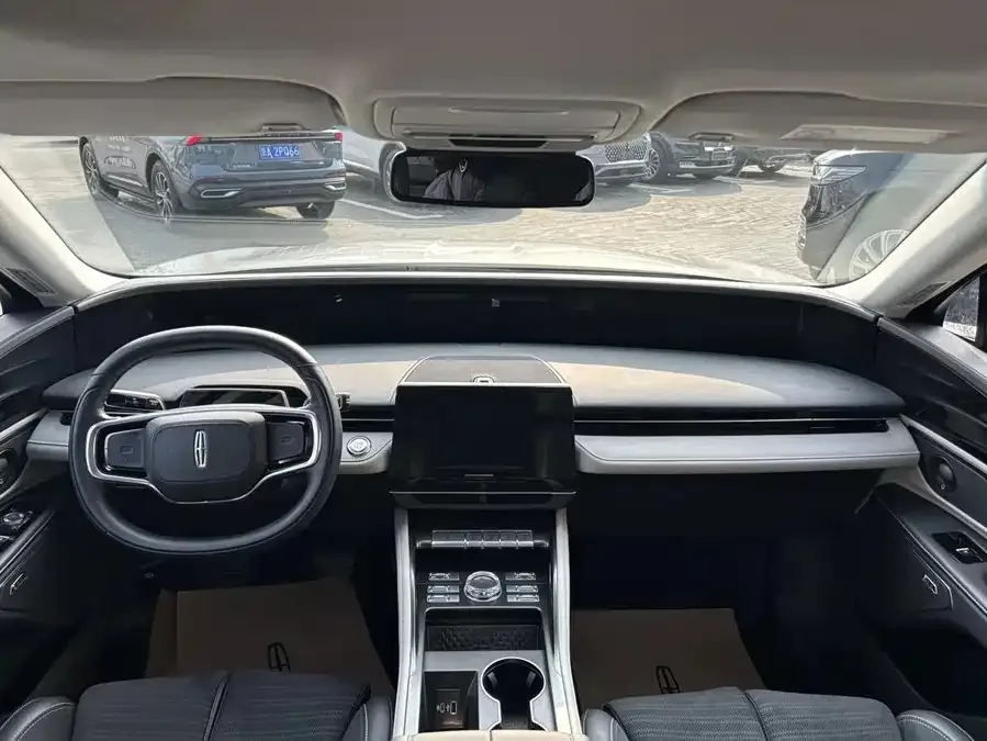 Lincoln Navigator Navigator 2025 2.0T 4WD Premium Hybrid Edition 2025 — миниатюра 5