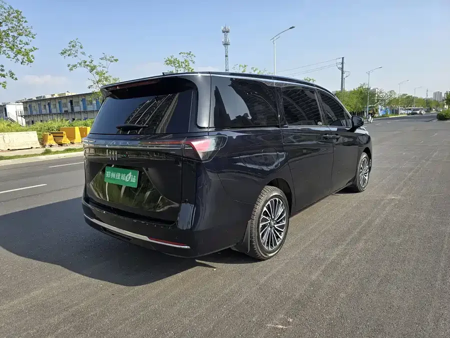 Buick GL8 New Energy Buick GL8 PHEV 2025 Land Cruiser First Edition 2025 — миниатюра 3