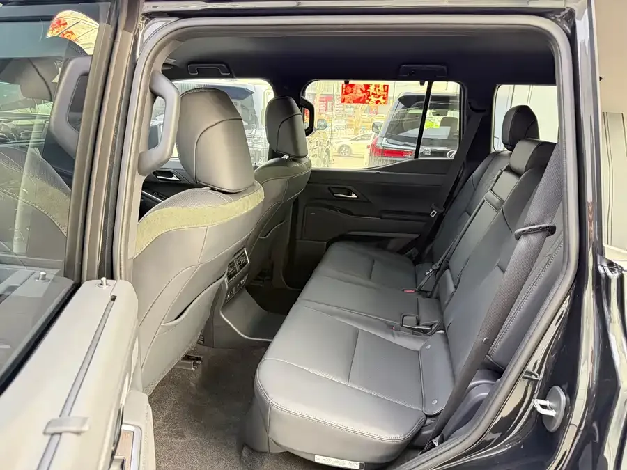 Lexus GX 2024 Overtrail Peak Edition 2025 — миниатюра 2