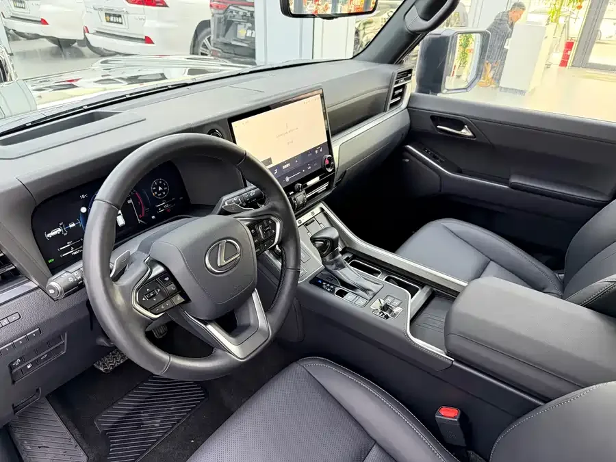 Lexus GX 2024 Overtrail Peak Edition 2025 — миниатюра 3