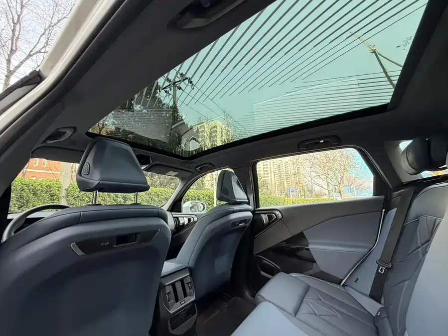 BMW X3 2025 xDrive30L Exclusive M Sport Package 2025 — миниатюра 4