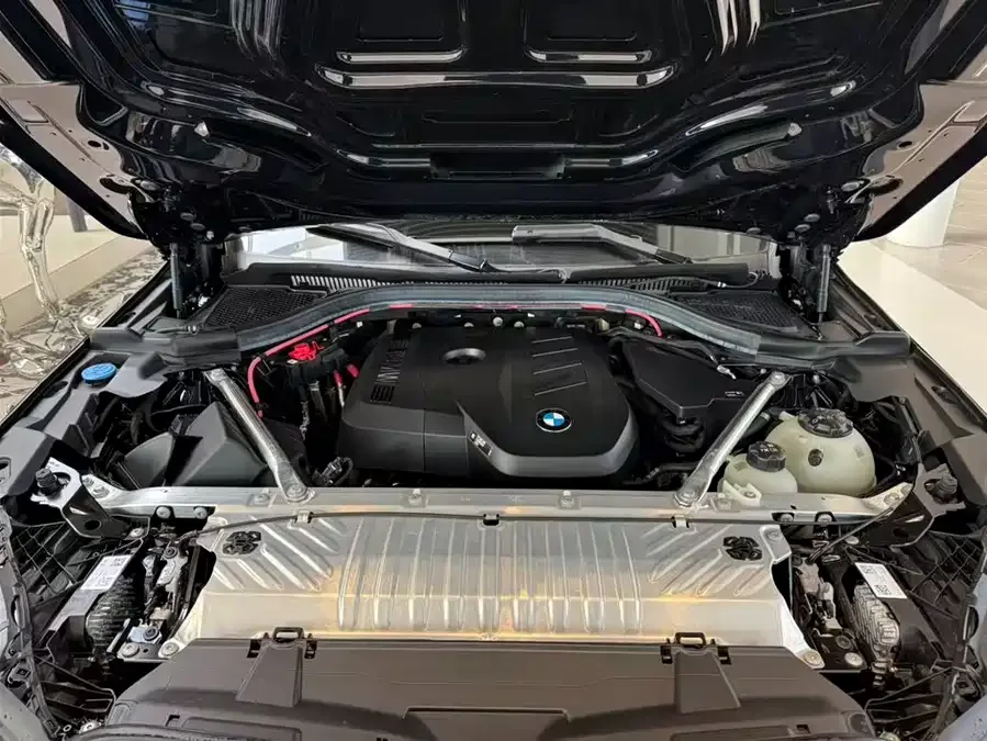 BMW X3 2025 xDrive30L Exclusive M Sport Package 2025 — миниатюра 4