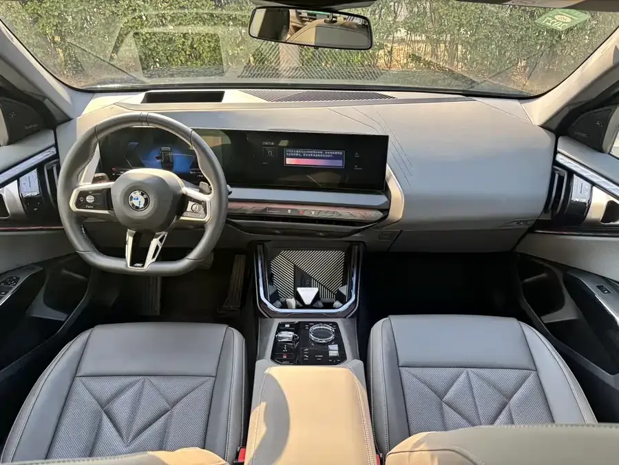 BMW X3 2025 xDrive30L Exclusive M Sport Package 2025 — миниатюра 4