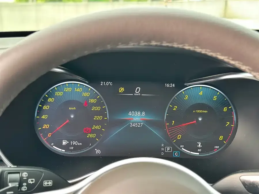 Mercedes-Benz GLC-Class Mercedes-Benz GLC 2023 GLC 300 L 4MATIC dynamic 5-seater 2023 — миниатюра 3