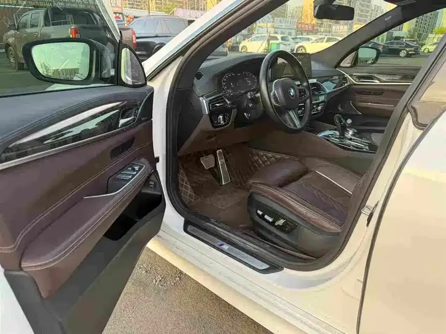 BMW 6 Series GT 2022 630i M Sports Grand Tourer Edition 2023 — миниатюра 4