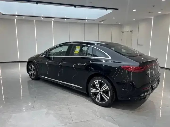 Mercedes-Benz EQE Mercedes-Benz EQE 2025 500 4MATIC Pioneer Edition 2025 — миниатюра 4