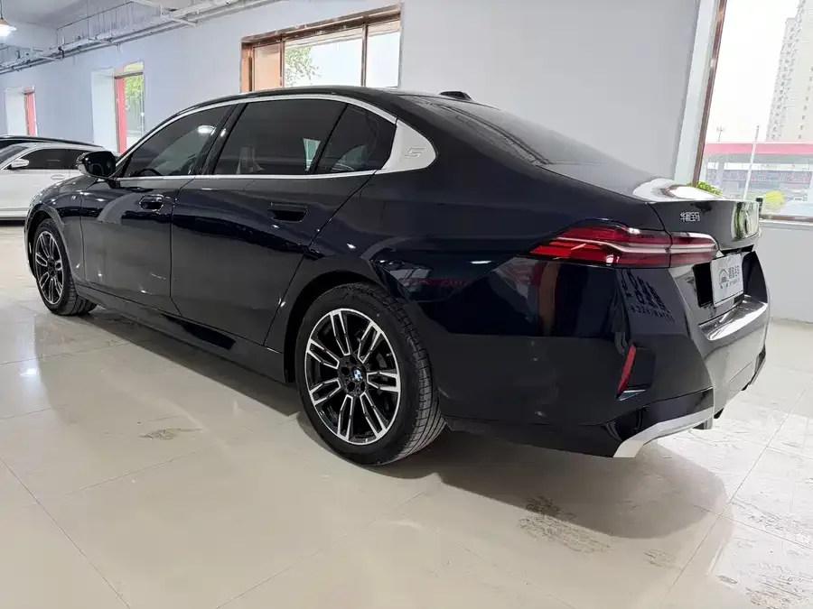BMW 5 Series BMW 5 Series 2025 530Li xDrive M Sport Package 2025 — миниатюра 2