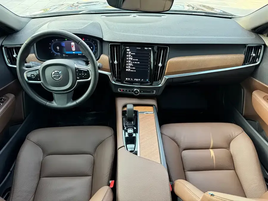 Volvo S90 2022 B5 Zhiyi Luxury Edition 2022 — миниатюра 4