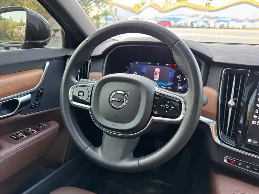 Volvo S90 2022 B5 Zhiyi Luxury Edition 2022 — миниатюра 5
