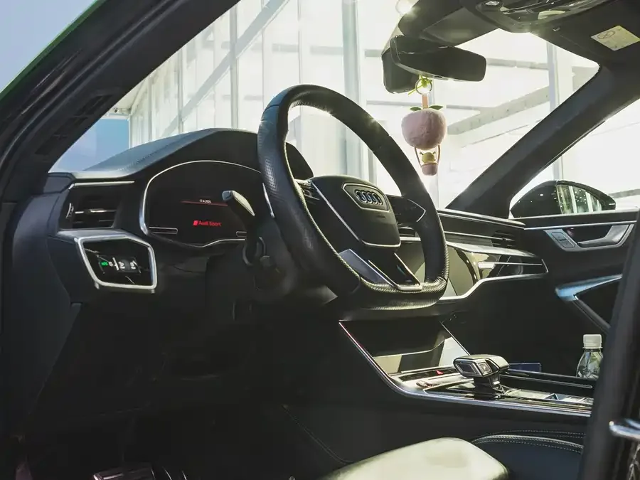 Audi RS6 2022 RS 6 4.0T Avant 2022 — миниатюра 4