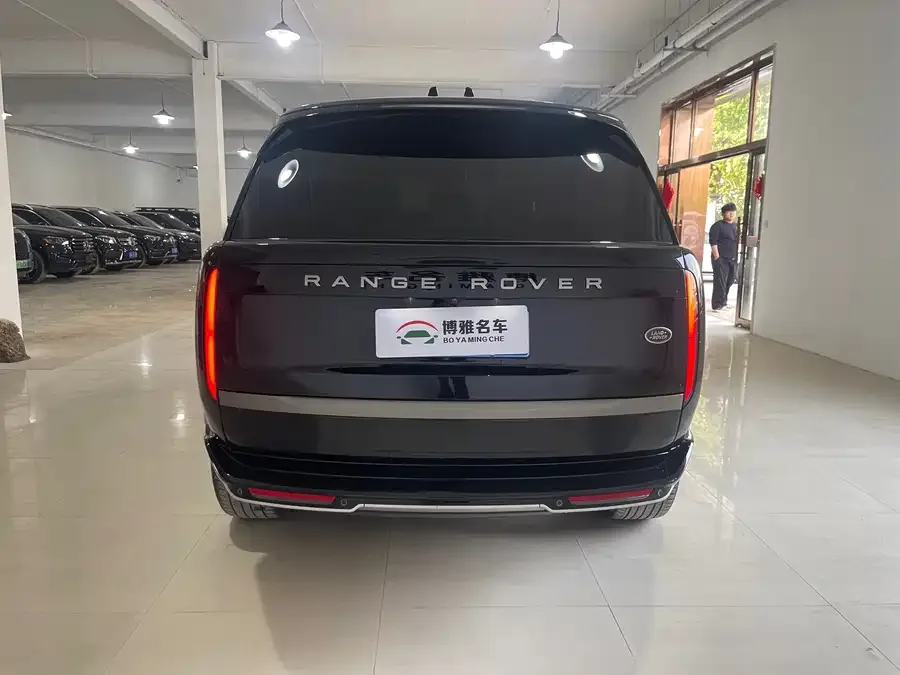 Land Rover Range Rover Range Rover 2023 3.0 L6 400PS Extended Edition 2023 — миниатюра 4