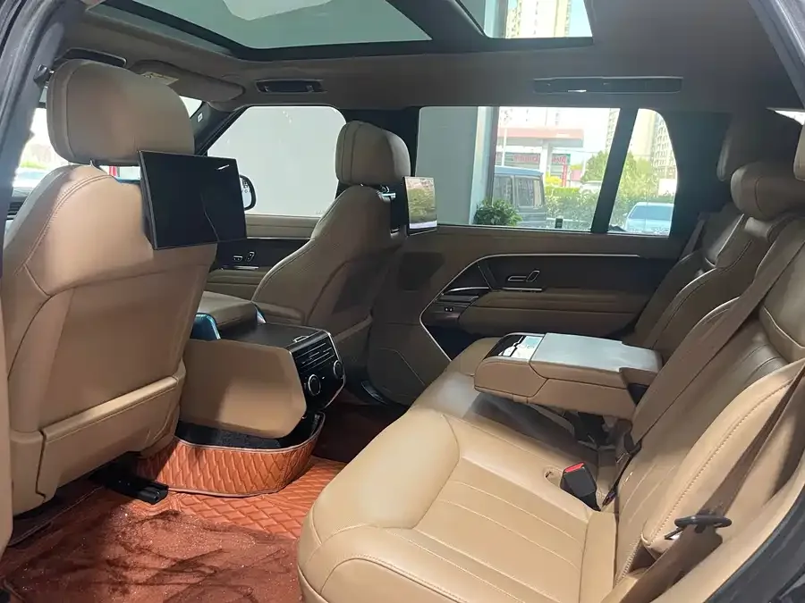 Land Rover Range Rover Range Rover 2023 3.0 L6 400PS Extended Edition 2023 — миниатюра 5