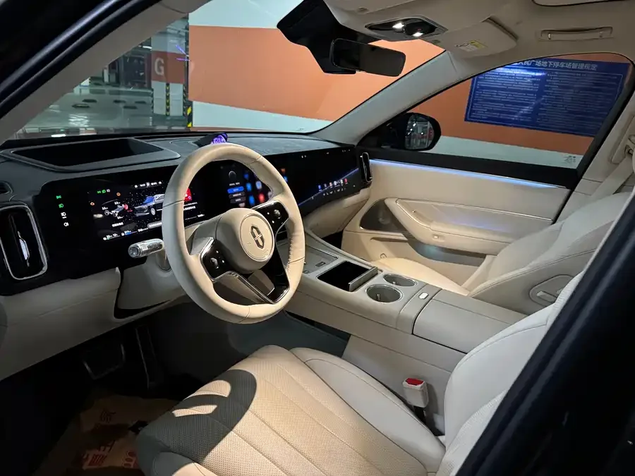 AITO M8 Wenjie M8 2025 Extended Range Max+ Version 53.4kWh 5-Seat Version (192-line LiDAR) 2025 — миниатюра 5