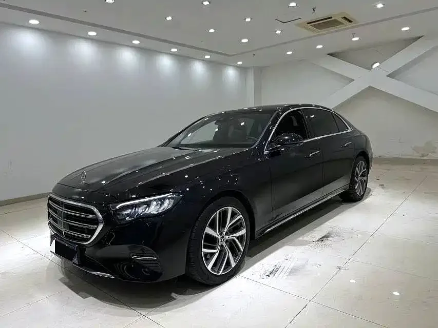 Mercedes-Benz E-Class 2024