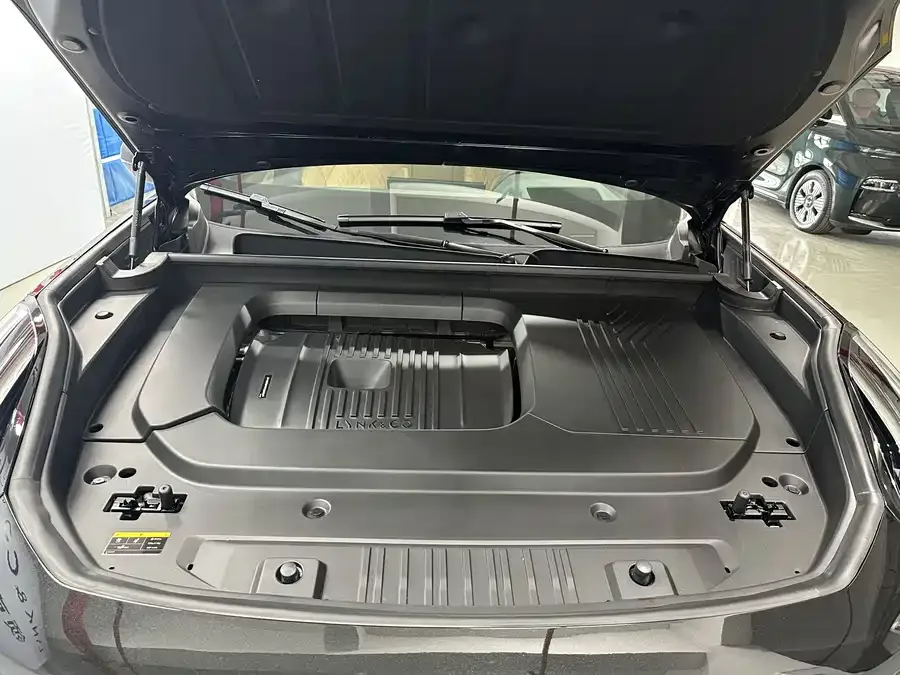 Lynk & Co 09 Lynk & Co 09 2026 2.0T AWD Explorer Edition Ultra 2026 — миниатюра 5