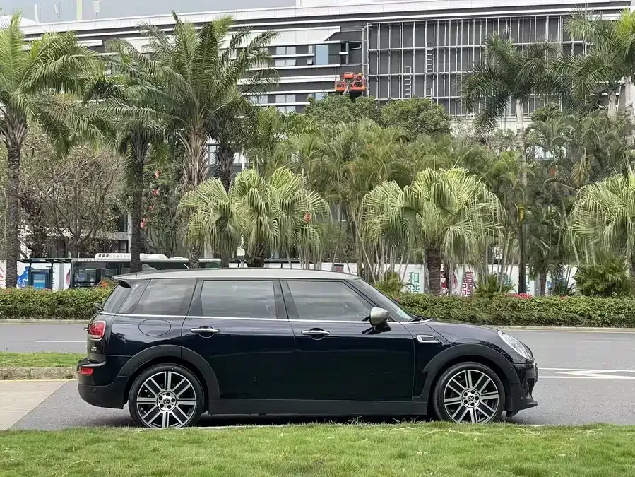 MINI CLUBMAN MINI CLUBMAN 2022 1.5T COOPER Connoisseur 2022 — миниатюра 4