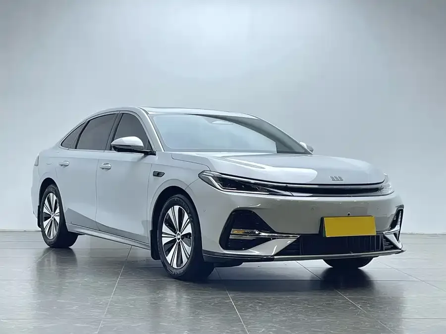 Geely Galaxy A7 Galaxy A7 2025 EM-i 150km Explorer+ Edition 2025 — миниатюра 3